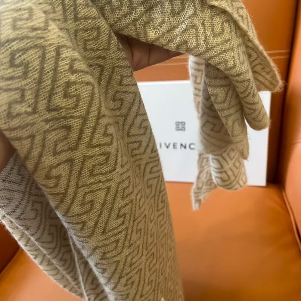 Givenchy Wool Scarf - Picture 4 of 9